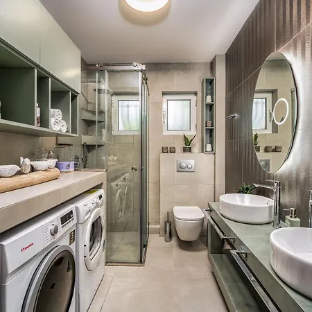 Suburban Elegant Apartment *